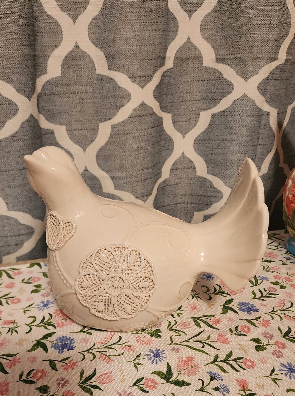 Beautiful Apropos White Ceramic Decorative Dove. Elegant Home Art Accent